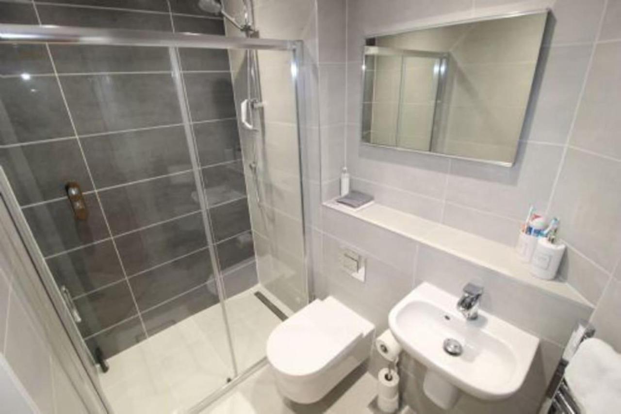 Middle Chine - 2 Bedroom Holiday Home 본머스 외부 사진
